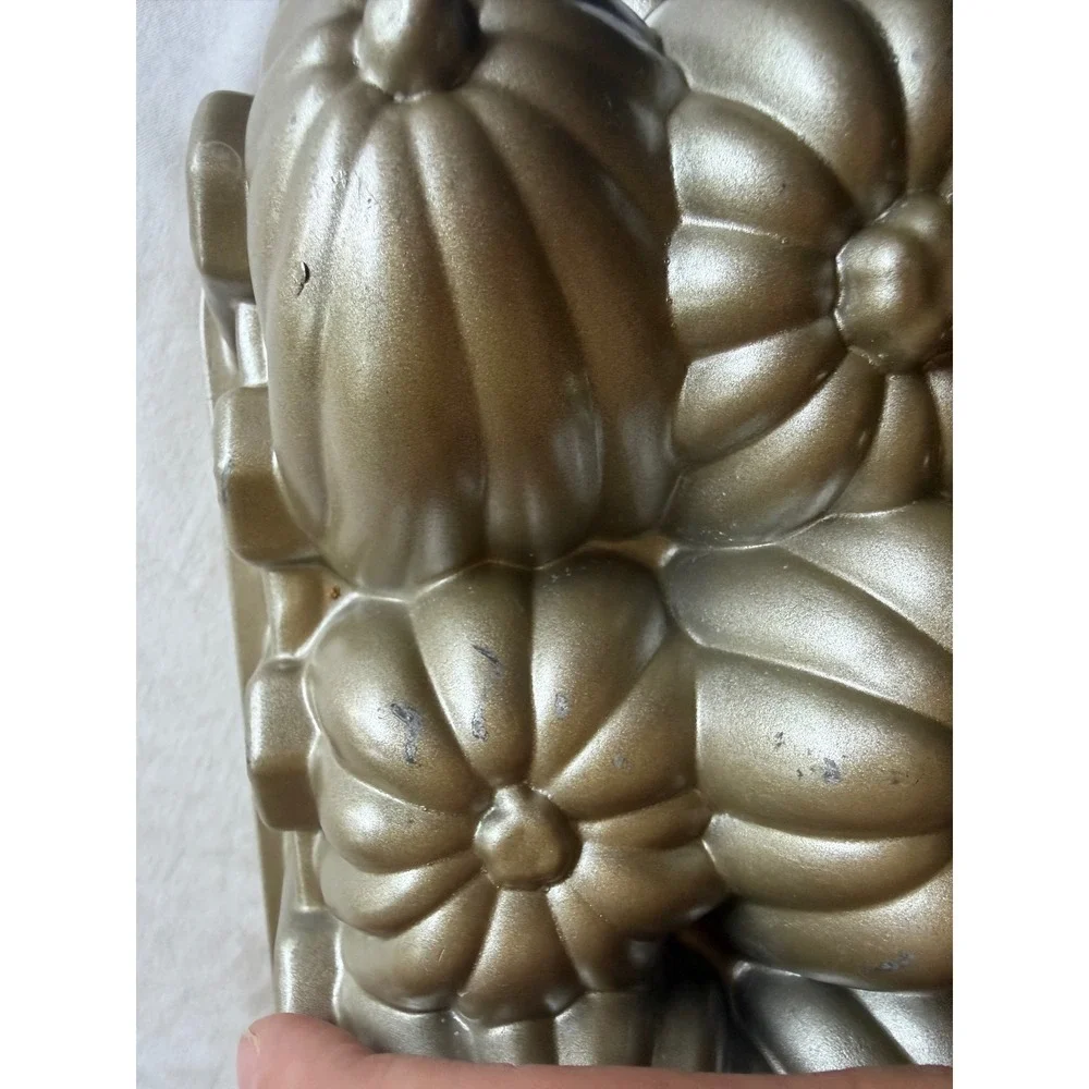 Nordic Ware Pumpkin Harvest Loaf Pan 6 Cup Cast Aluminum Gold Autumn Bakeware
